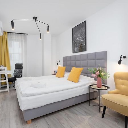 شقة Studio Miodowa Krakow Kazimierz By Renters المظهر الخارجي الصورة
